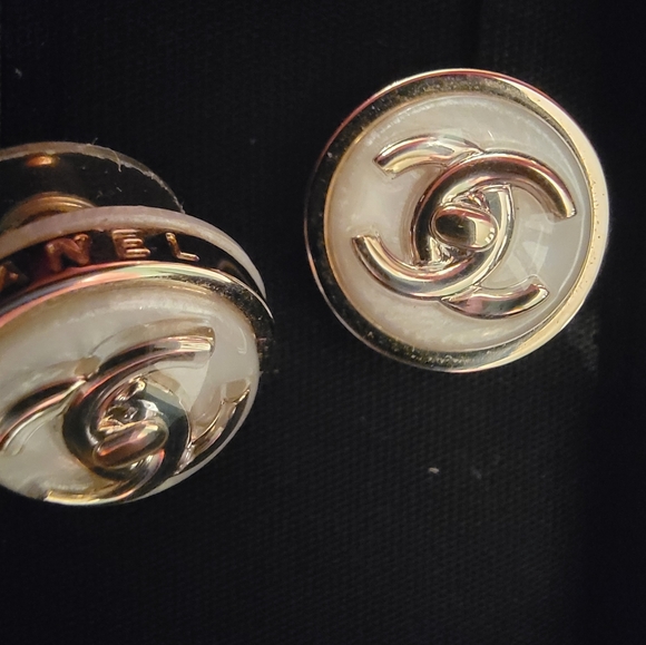 Chanel Ivory Button Earrings - Picture 2 of 8
